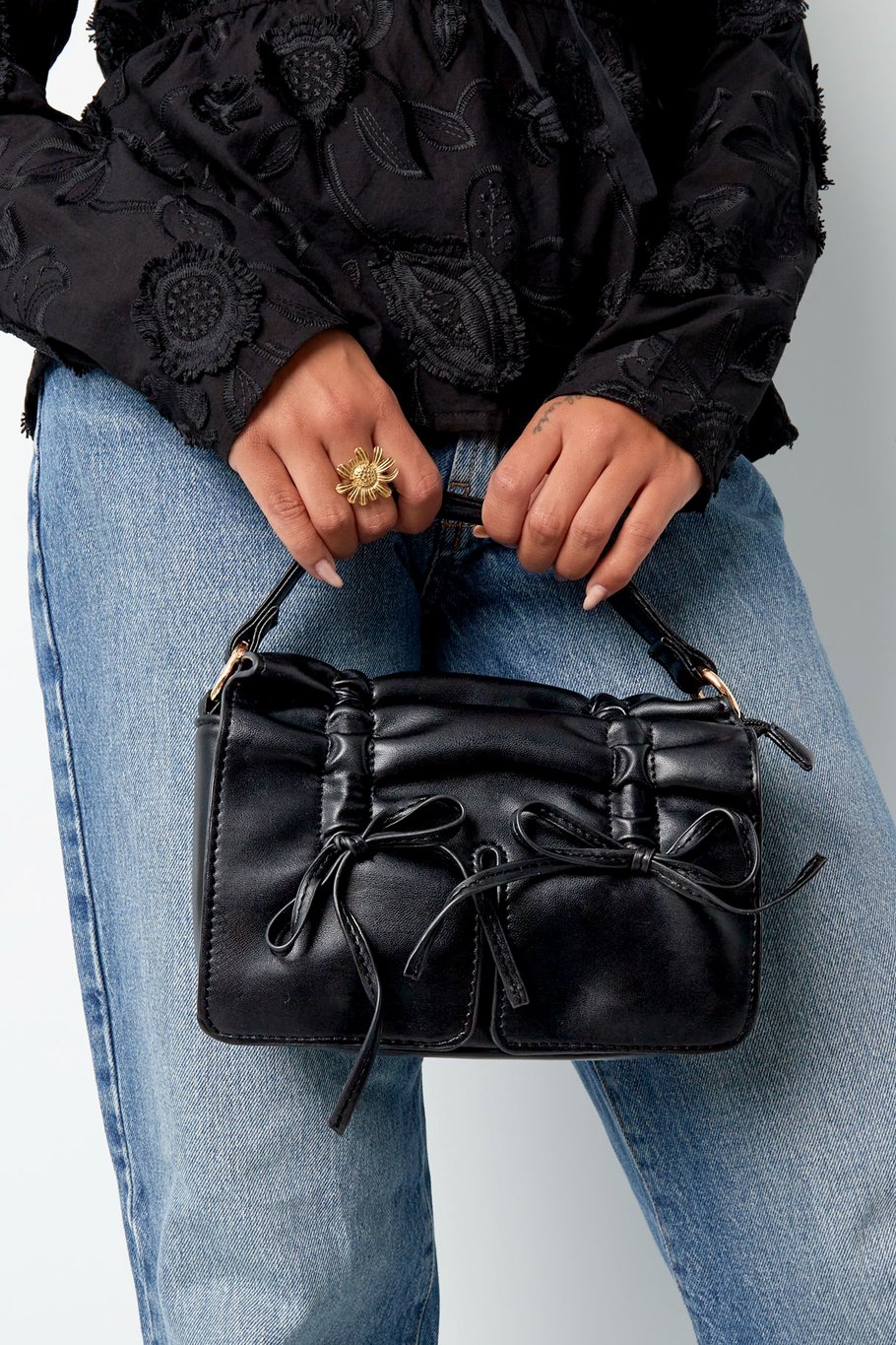 Double Bow Charm Bag - Black Picture2